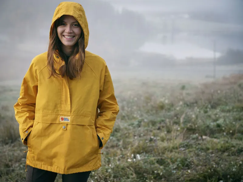 Fjallraven Womens Vardag Anorak - Arctic Green-Buckwheat Brown-8