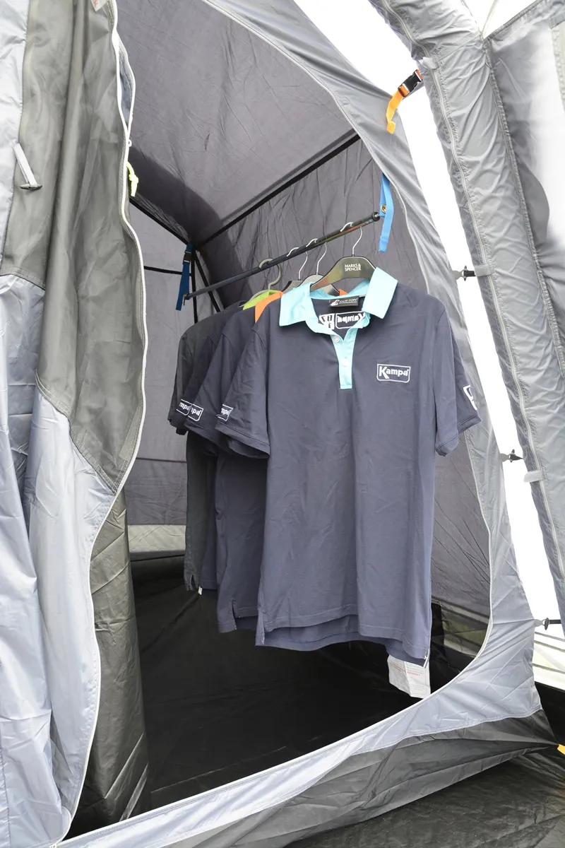 Kampa Dometic Wardrobe Pole-3