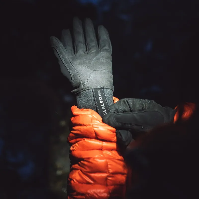 Sealskinz Waterproof All Weather Glove - Black-10