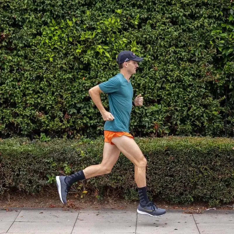 Injinji Mens Ultra Run Crew Toe Socks - Obsidian-5