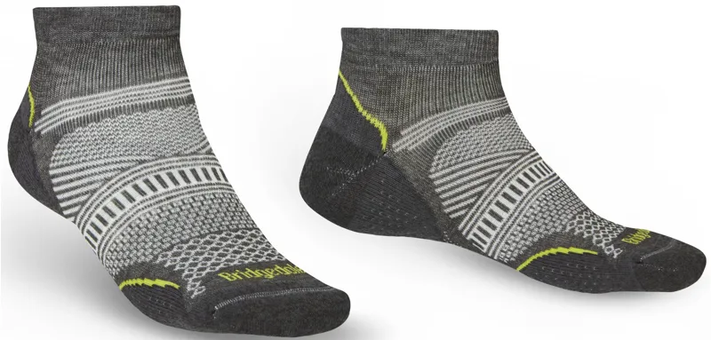 Bridgedale Mens Hike Ultralight T2 Coolmax Performance Low Socks - Graphite