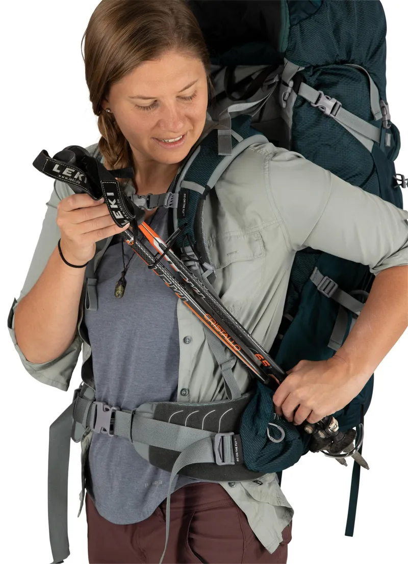 Osprey Womens Ariel Plus 70 Rucksack - Black-9