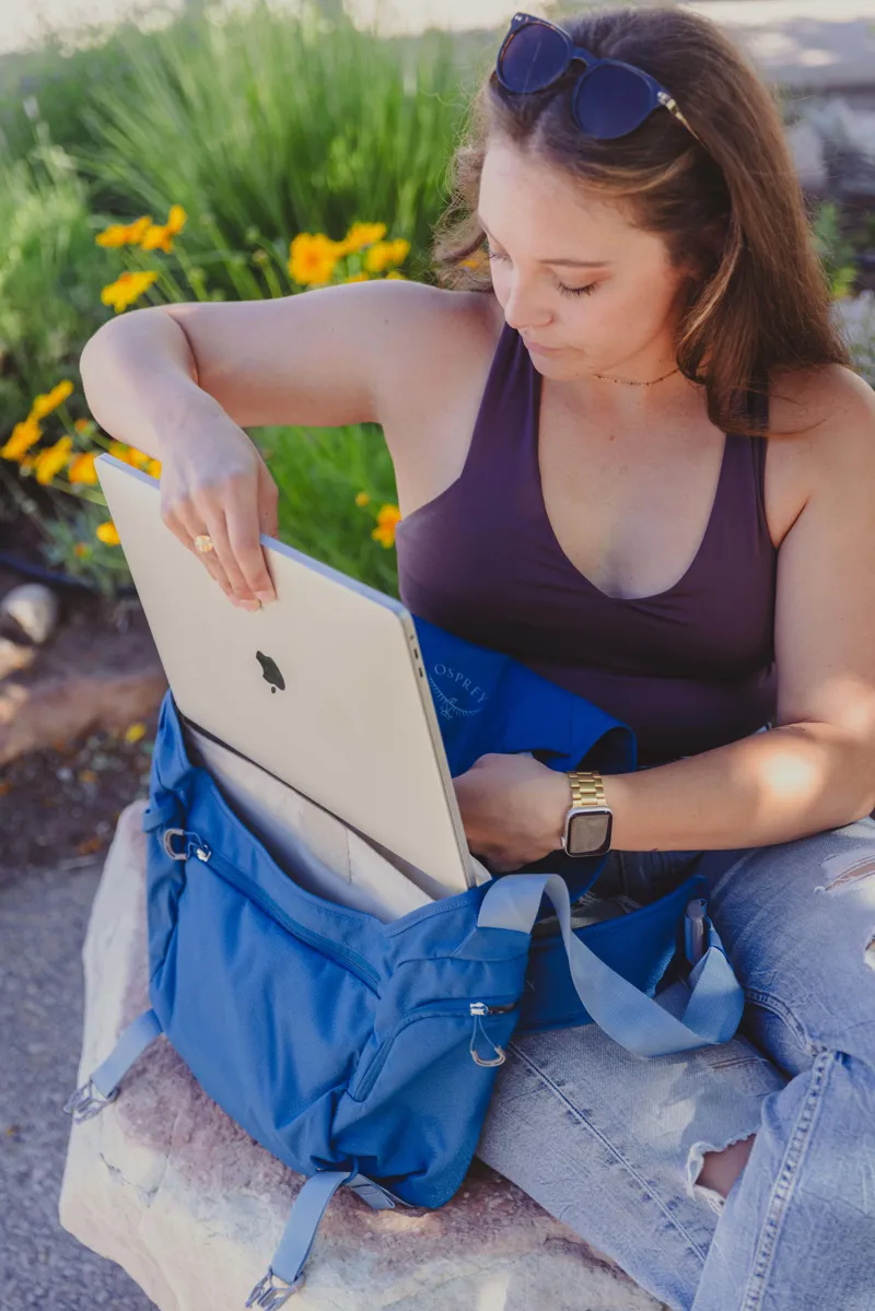 Osprey Daylite Messenger Bag - Night Shift-11