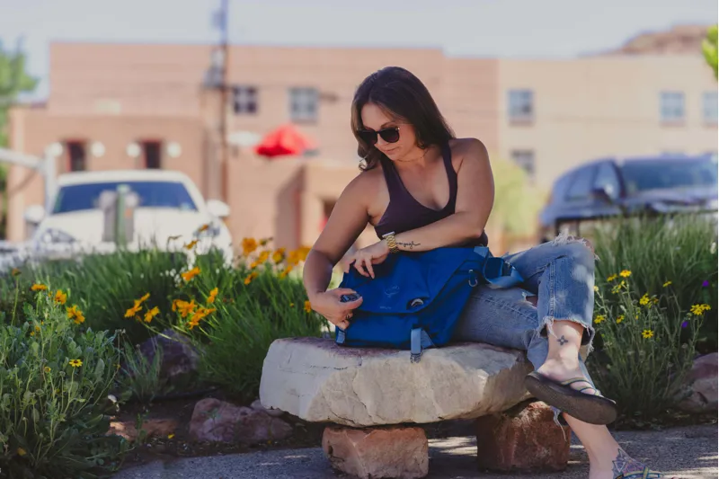 Osprey Daylite Messenger Bag - Night Shift-12