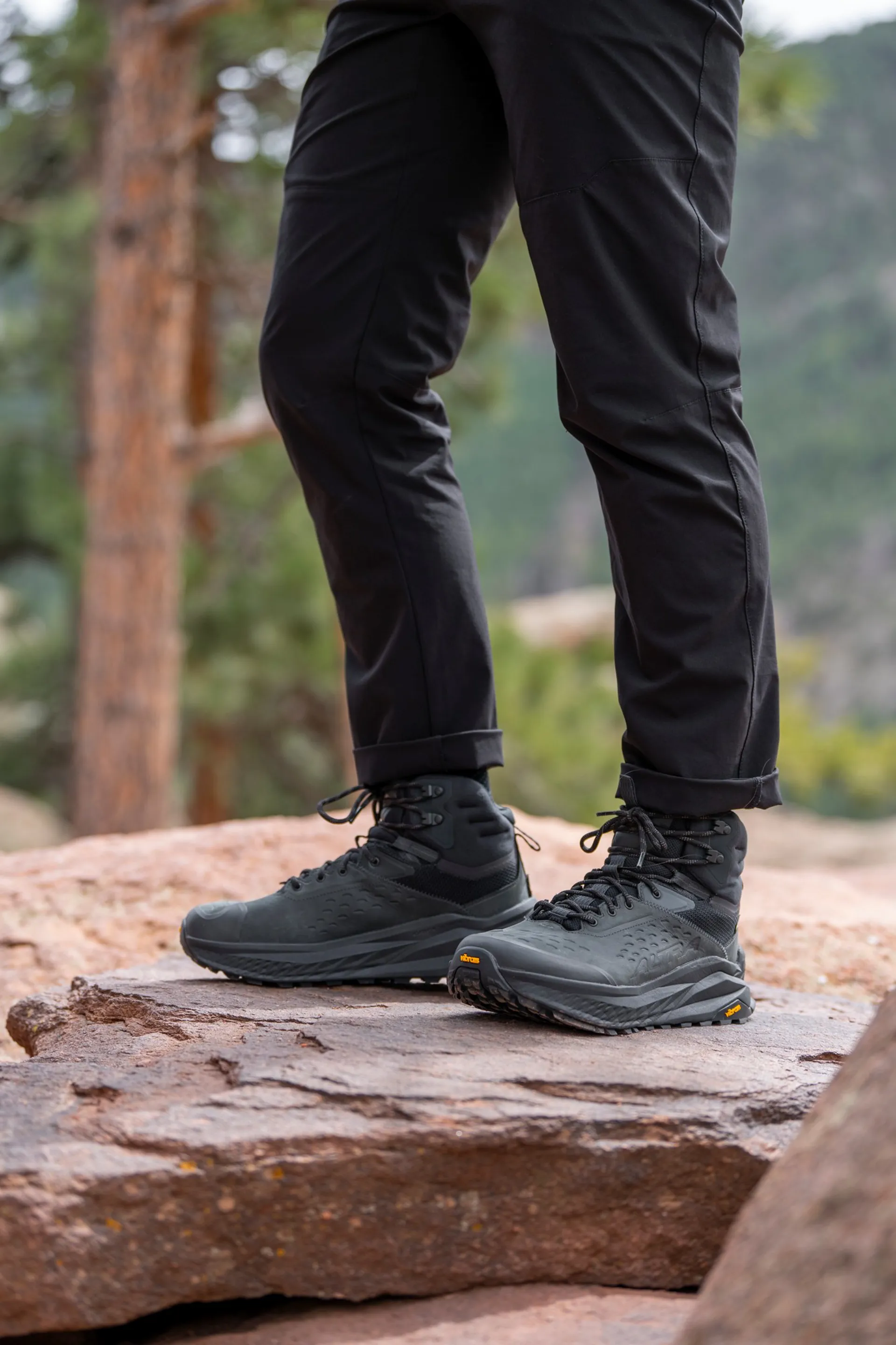 Altra Mens Olympus 6 Hike Mid GTX Boots - Black