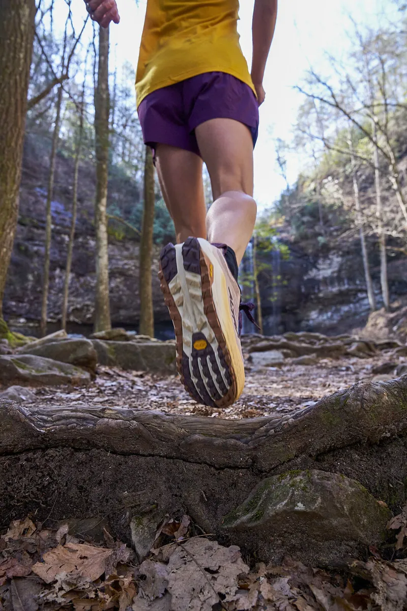 Altra Womens Olympus 6 Hike Low GTX Shoes - Black-8