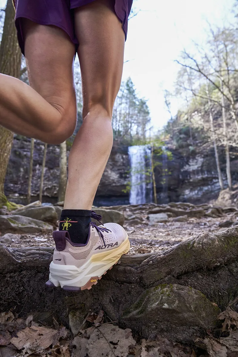 Altra Womens Olympus 6 Hike Low GTX Shoes - Black-7