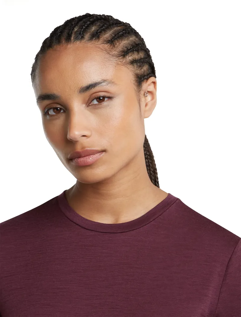 Icebreaker Womens Merino 150 Tech Lite III Short Sleeved Tee - Dark Berry-6