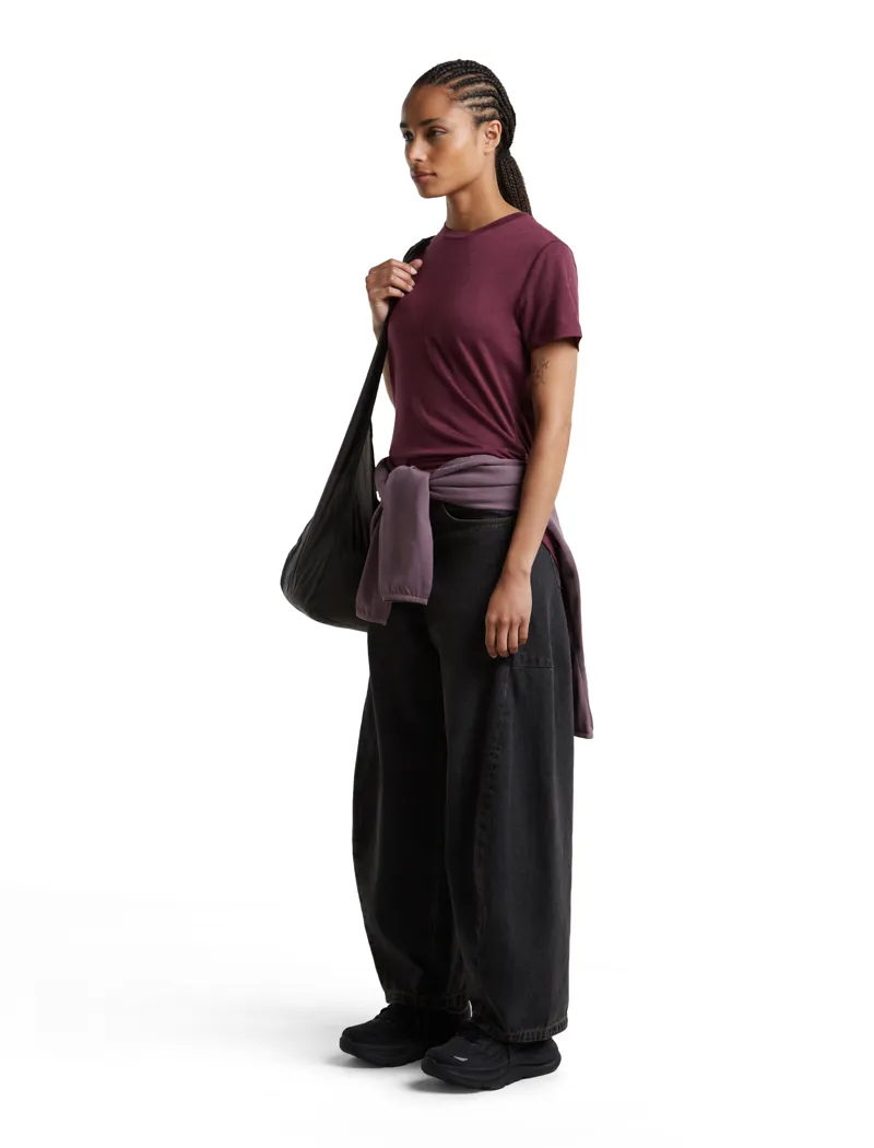Icebreaker Womens Merino 150 Tech Lite III Short Sleeved Tee - Dark Berry-4