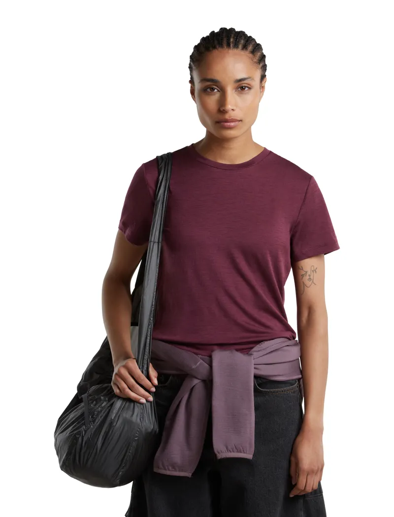 Icebreaker Womens Merino 150 Tech Lite III Short Sleeved Tee - Dark Berry-5