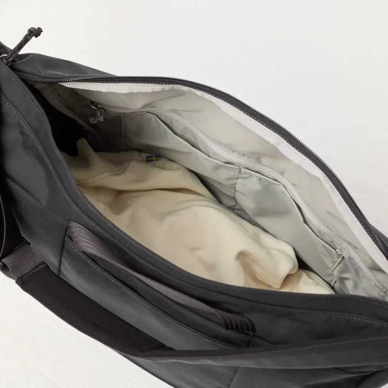 Fjallraven Farden Crossbody - Coal Black-10