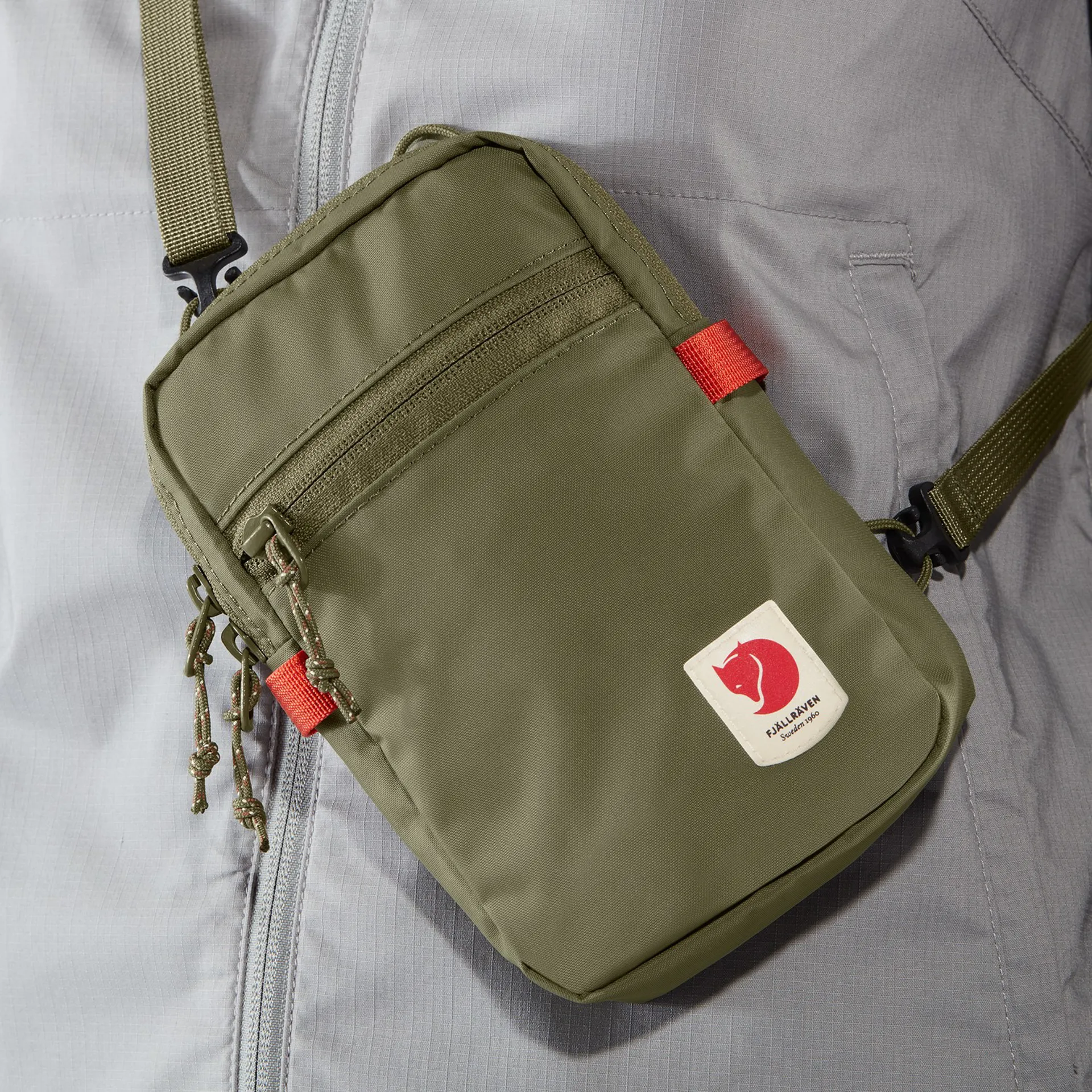 Fjällräven High Coast Pocket Umhängetasche Handytasche rowan red hier im Taschen Online-Shop günstig kaufen Fjällräven High Coast Pocket Umhängetasche Handytasche rowan red hier im Taschen Online-Shop günstig kaufen