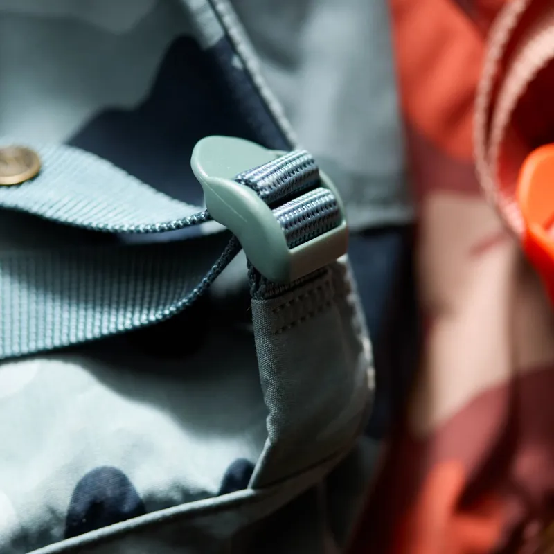 Fjallraven Kanken Graphics - Nimbus Blue-Hidden Animals-10