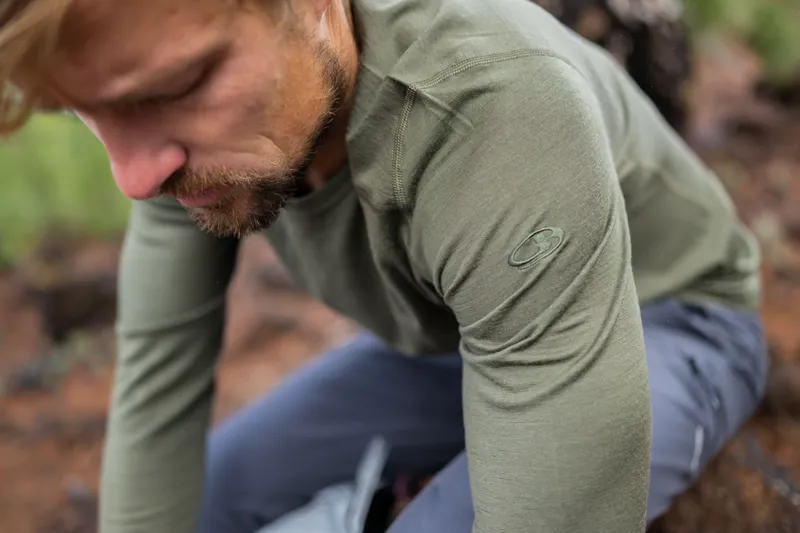 Icebreaker Mens 200 Oasis Long Sleeved Crewe Top - Loden-7