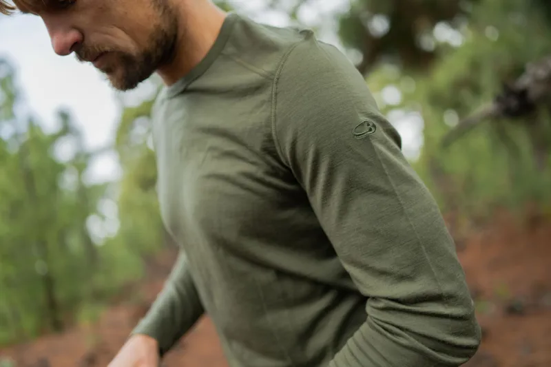 Icebreaker Mens 200 Oasis Long Sleeved Crewe Top - Loden-9