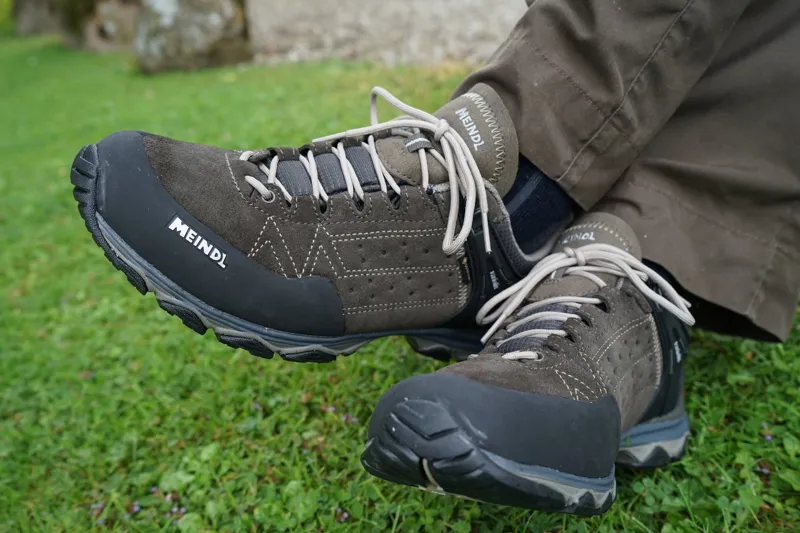 Meindl Mens Ontario GTX Shoes - Black-Brown-9