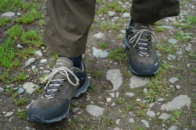Meindl Mens Ontario GTX Shoes - Black-Brown-10