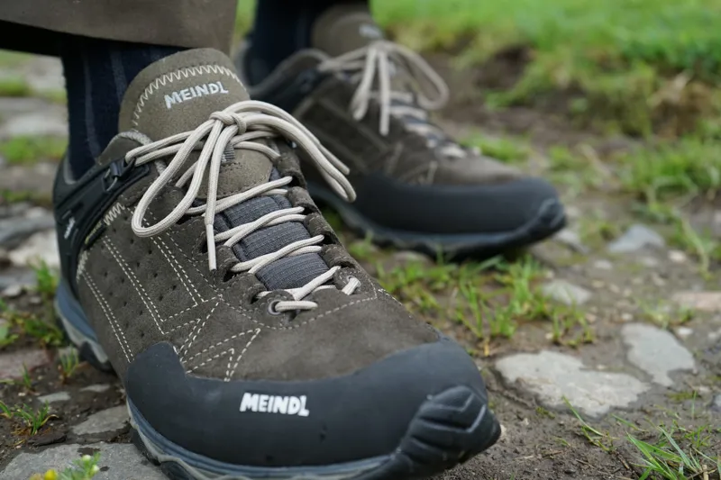 Meindl Mens Ontario GTX Shoes - Black-Brown-11