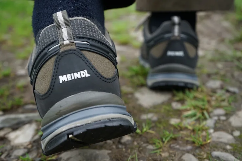 Meindl Mens Ontario GTX Shoes - Black-Brown-12