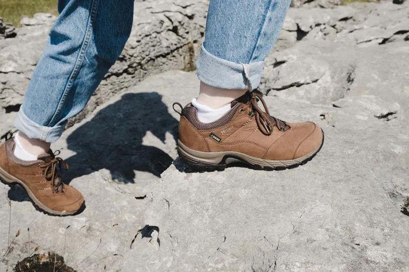 Meindl Womens Philadelphia GTX Shoes - Brown-7