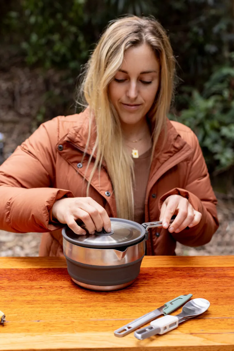 Sea To Summit Detour Stainless Steel Collapsible Pouring Pot - 1.8L-9