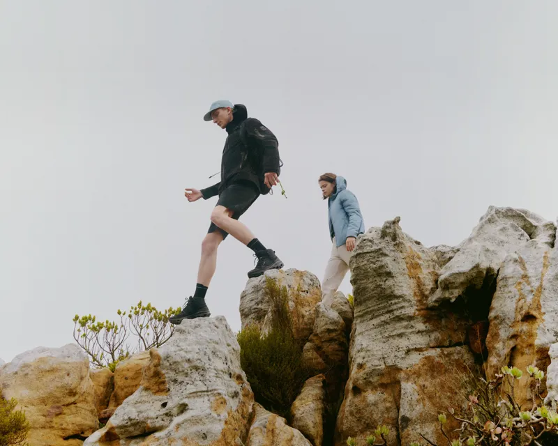 ON Mens Cloudrock Mid Waterproof Shoes - Black-Black-7