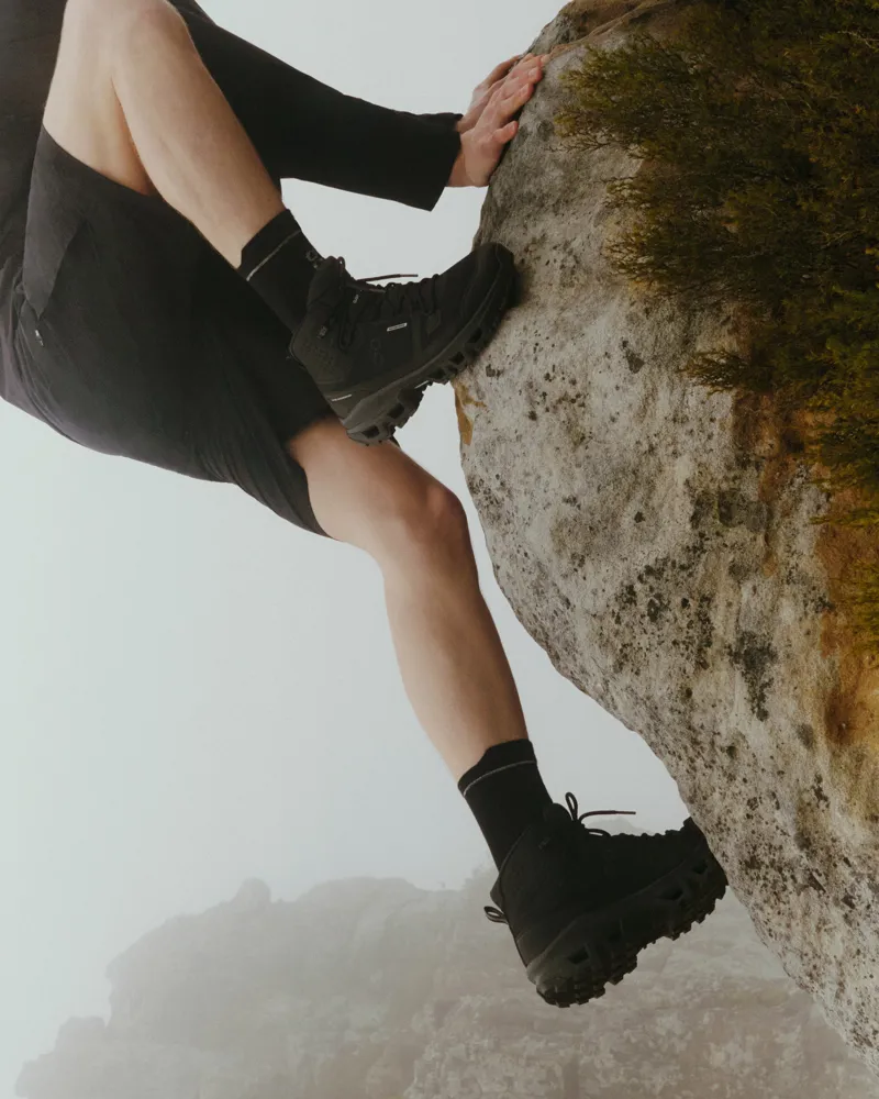 ON Mens Cloudrock Mid Waterproof Shoes - Black-Black-9