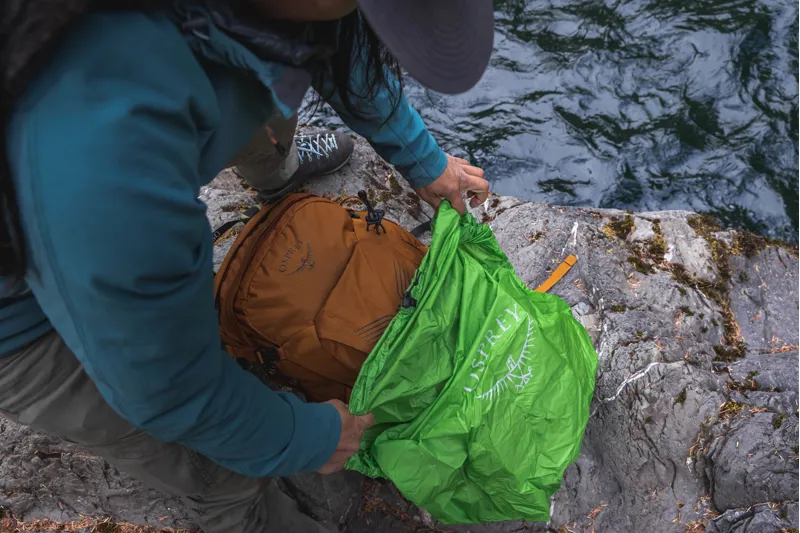 Osprey HiVis Raincover - Limon - XSmall-5