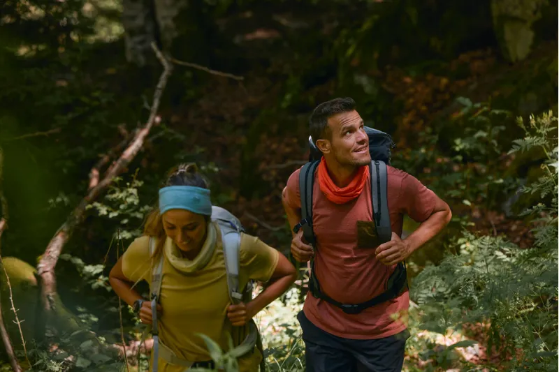 Buff Coolnet UV Wide Headband - Aramay Poppy-1