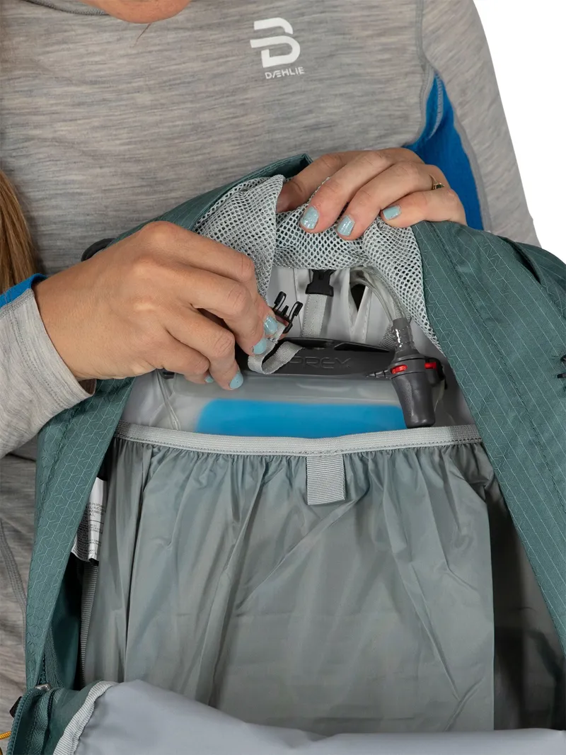 Osprey Womens Sirrus 24 Rucksack - Succulent Green-11