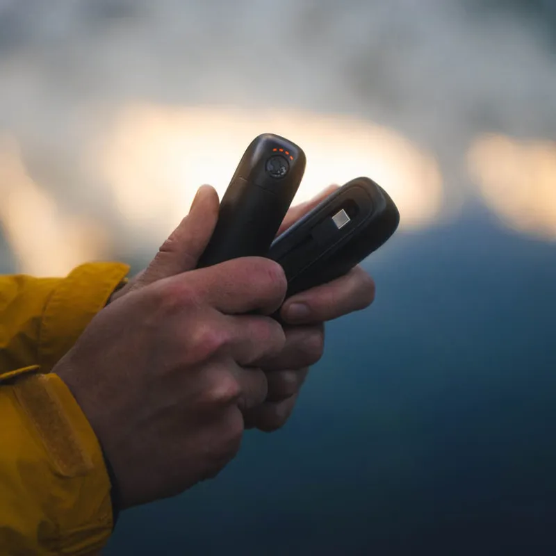 Lifesystems Dual-Magnetic Rechargeable Hand Warmers-7